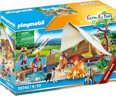 Familie beim Campingausflug